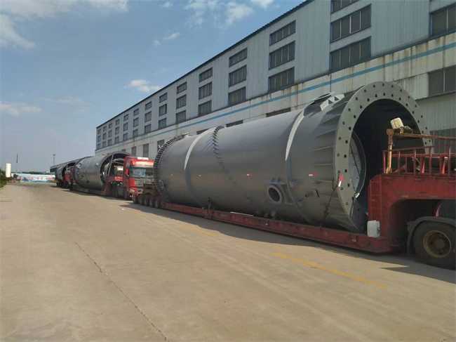 5双层复合板储罐 Double-walled composite storage tank