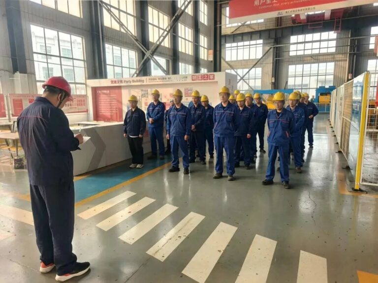 Haihui Summer Safety: Heat and Rain Protection for Workers